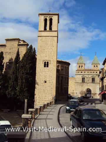 Close up photo of the church of santiago el mayor, Toledo.
